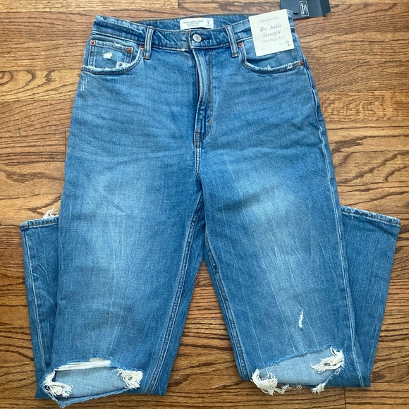 Abercrombie Ultra High Rise Jean - Picture 5 of 6